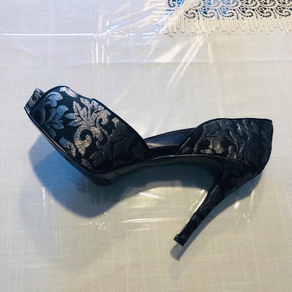 Gorgeous size 7 heels - Picture 5 of 7